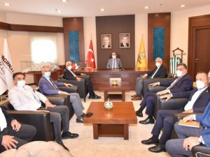 Başkan Altay Kuzey Kıbrıslı belediye başkanlarıyla bir araya geldi