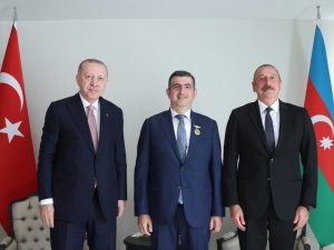 Aliyev’den Haluk Bayraktar’a Karabağ Nişanı