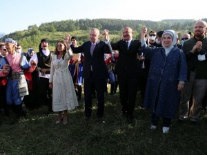 Cumhurbaşkanı Erdoğan, Şuşa’daki tarihi yerleri gezdi