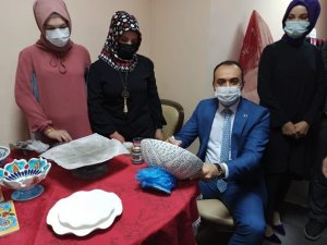 Aslanapa Halk Eğitim Merkezi Müdürlüğü yıl sonu sergisi açıldı