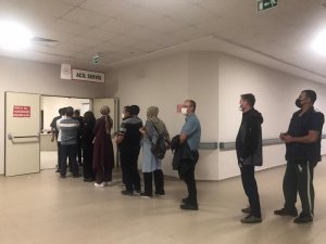 Bilecik’te metrelerce aşı kuyruğu oluştu