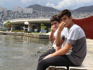 İzmir Körfezi’ndeki koku ve kirlilik artıyor