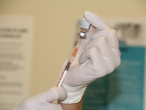 Aşı söylentilerine uzmanından cevap: “Hastalıktan ölmektense aşı olmayı tercih etmeliyiz”