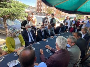 Öz: Geleceğe emin adımlarla yürüyoruz