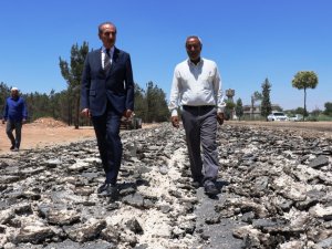 Akçakale’de asfaltlama çalışmaları sürüyor