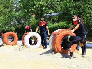 İtfaiyeci olmak için ter döküyorlar