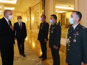 Cumhurbaşkanı Erdoğan, Azerbaycan Görev Grubu’ndaki askerlerle bir araya geldi