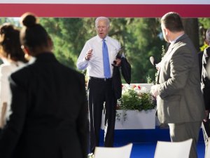 Biden, ısrarla soru soran muhabiri azarladı