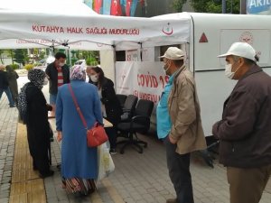 Kütahya’da aşı randevu stant açıldı