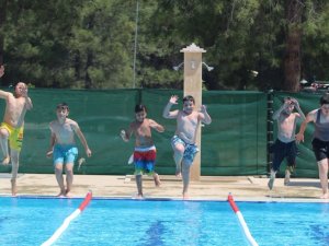 Havuzlardaki yoğunluğa dikkat