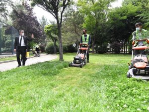 Pursaklar’da parklar yemyeşil ve tertemiz