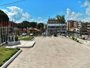 İncirliova Cumhuriyet Meydanı’nı modernleşecek, otopark sorunu çözülecek