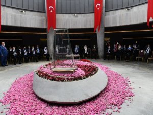 9. Cumhurbaşkanı Süleyman Demirel vefatının 6’ncı yılında kabri başında kısıtlı katılımla anıldı