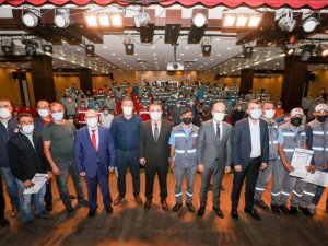 Sincan Belediyesi çalışanları mesleki yeterlilik belgelerini aldı