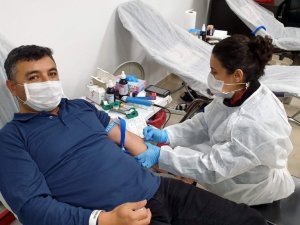 AK Parti’den Kan Bağışı Kampanyasına Çağrı