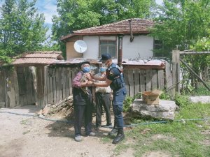 Bitkin halde bulunan karaca yavrusu koruma altına alındı