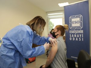 Sanayi sektöründen günde bin kişi aşılanıyor