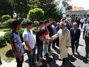 Diyanet İşleri Başkanı Erbaş, Gostivarlılarla bir araya geldi