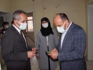 Kaymakam Deniz Pişkin Kızılay binasında incelemelerde bulundu