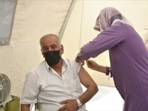 Van’da kurulan stantlarda 240 bin kişi aşı oldu