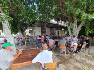 Büyükşehir bürokratları bir günde 60 mahallede vatandaşların sorunlarını dinledi