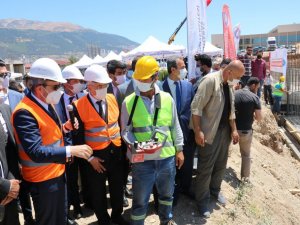 AK Parti’li Ünal: "Bu ülkenin yapabilme gücüne saldırıyorlar"