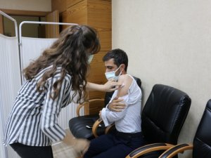 Körfez Belediyesi personeli aşılandı