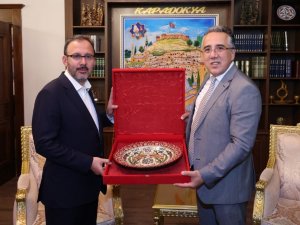 Bakan Kasapoğlu, Nevşehir Belediyesini ziyaret etti