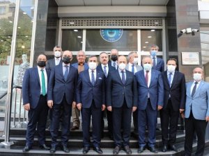 Bakan Bilgin, Türkiye Kamu-Sen’i ziyaret etti