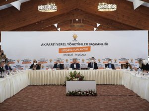 AK Parti’li Özhaseki: “CHP’li belediyelerin taş üstüne taş koydukları yok. Algı operasyonu çekerek devam ediyorlar”