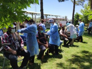 İslahiye’de yerinde aşı uygulaması işçilerle başladı