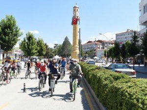 Sağlıklı yaşam için pedal çevirdiler