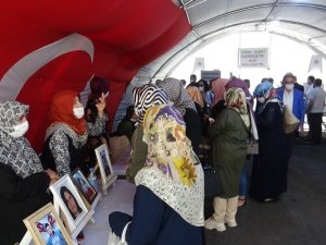 AK Parti Karaman il teşkilatından evlat nöbetindeki ailelere ziyaret