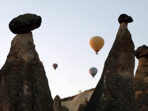 Kapadokya’da gökyüzünde görsel şölen