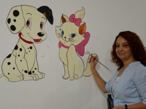 Çocuklar hastane korkusunu resimlerle aşacak