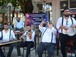 Kuşadası’nda müzisyenlere destek konserleri