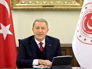 Bakan Akar’dan ’Babalar Günü’ mesajı