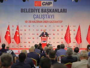 Başkan Yüksel, CHP’nin Belediye Başkanları Çalıştayı’na katıldı