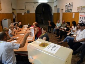 Ermenistan’daki seçimi Paşinyan açık ara fark ile önde götürüyor