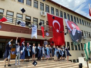 Yenipazar MYO’ da mezuniyet töreni gerçekleşti