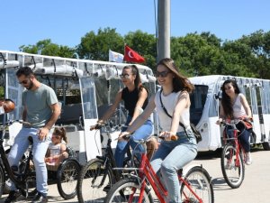 Kuş Cenneti’nde çevre dostu gezinti