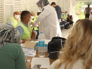 İpekyolu Belediyesi personeli korona virüs aşısı oldu