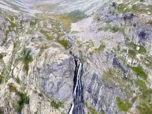 Türkiye’nin en yüksek şelalesi Ciro ziyaretçilerini ağırlıyor