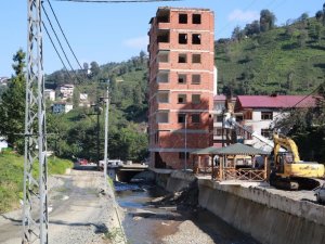 Rize’de 2018 yılında meydana gelen selde dere yatağındaki 7 katlı bina ile sembolleşmişti