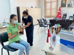 Toroslar Belediyesi personeli aşılandı