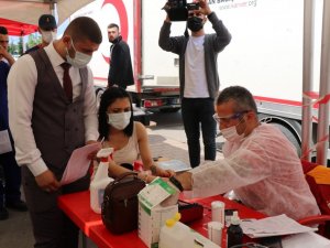 Vatandaşlardan kan bağışına yoğun ilgi