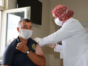 Kırıkkale Belediyesi personeline Covid-19 aşıları uygulanıyor