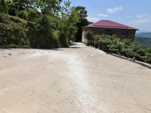 Kırsalda beton yol çalışmaları sürüyor