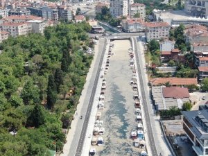 Kurbağalıdere de deniz salyası ile kaplandı