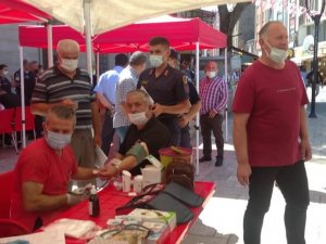 Alaplı’da vatandaşlar ve jandarma kan bağışı yaptı